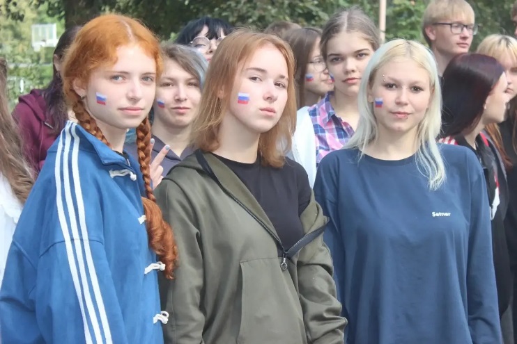 День Государственного флага в лагере — торжественно и познавательно!